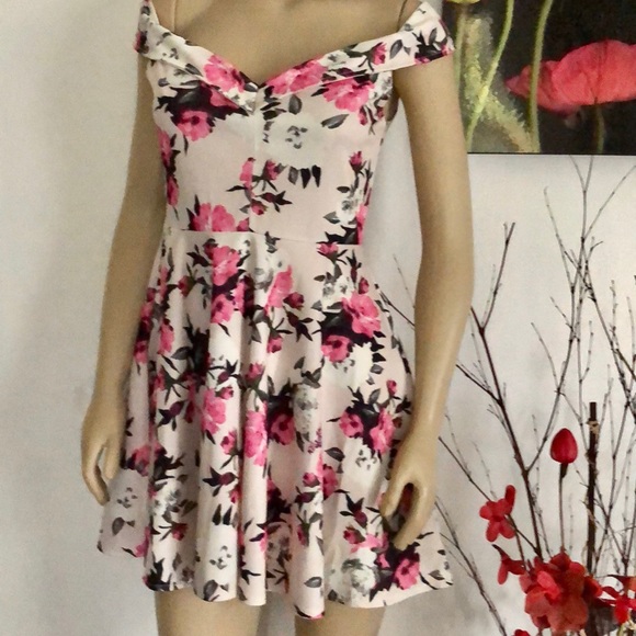 🌟4 for $20🌟 NWOT Women’s casual dress - Picture 2 of 8